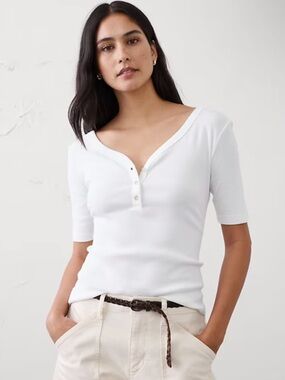 Must Go‼️ NWT RIBBED ELBOW-SLEEVE HENLEY T-SHIRT.